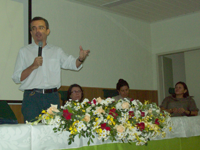 A solenidade contou com a presena do Secretrio  Municipal de Educao, Washigton Bonfim