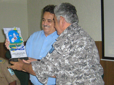 Secretrio Robert Rios e Coronel Prado