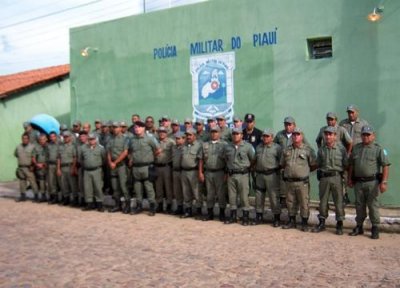 2 Cia/3BPM no mdio Parnaba, na cidade de gua Branca