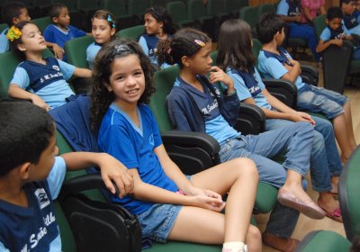 Alunos assistem  palestra
