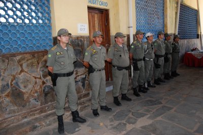 oficiais presentes