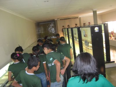 Visita escola ao memorial